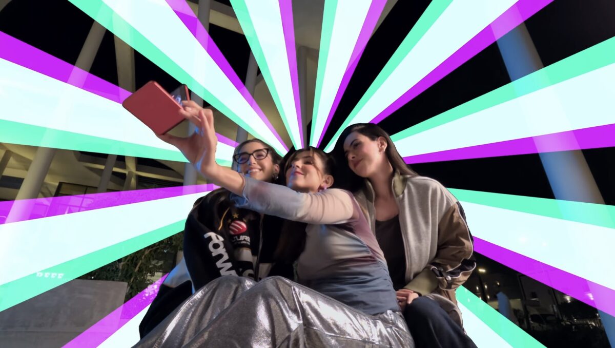 Thinking of kickstarting your musical career? The Samsung Galaxy Z Flip7 covers all the bases